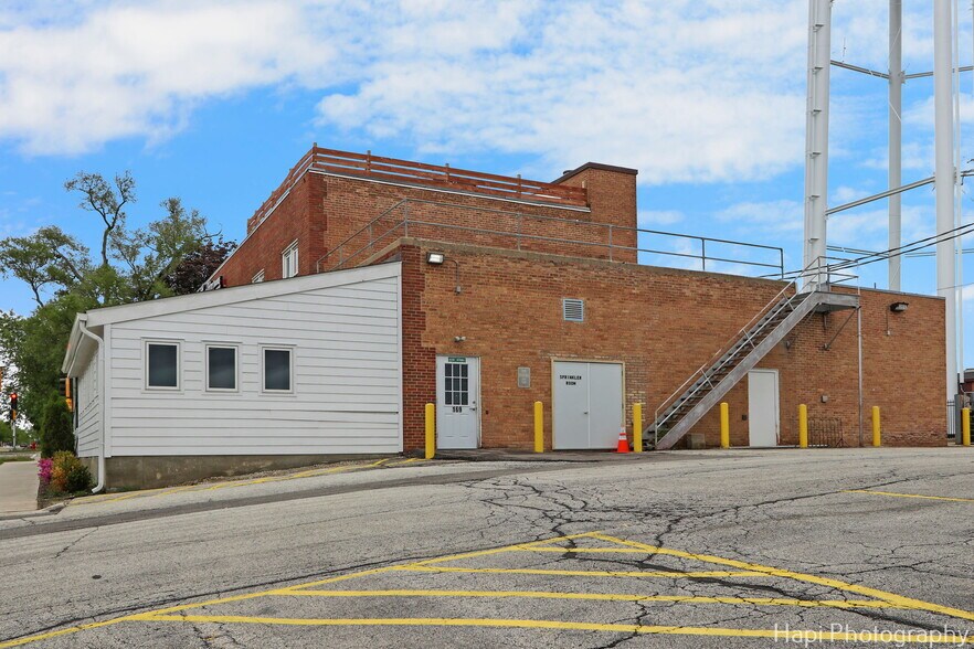 More Photos Of 169 N Seymour Ave, Mundelein Restaurant For Sale