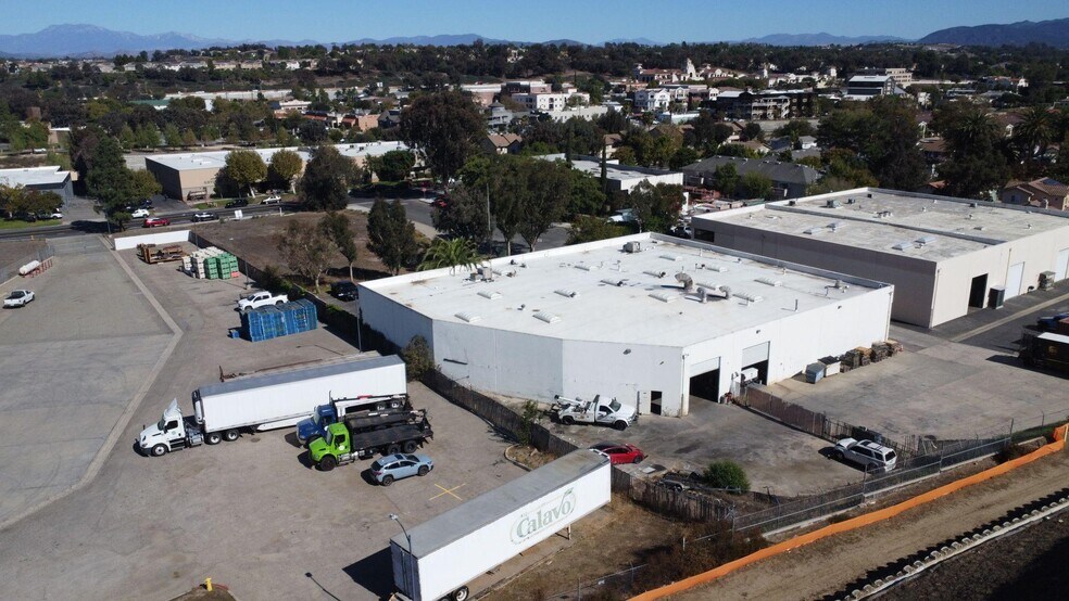 More Photos Of 42250 Baldaray Cir, Temecula Manufacturing For Sale