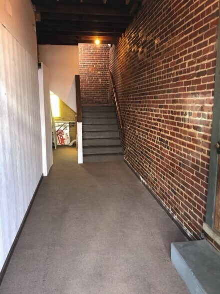 More Photos Of 128-130 W Culpeper St, Culpeper General Retail For Lease