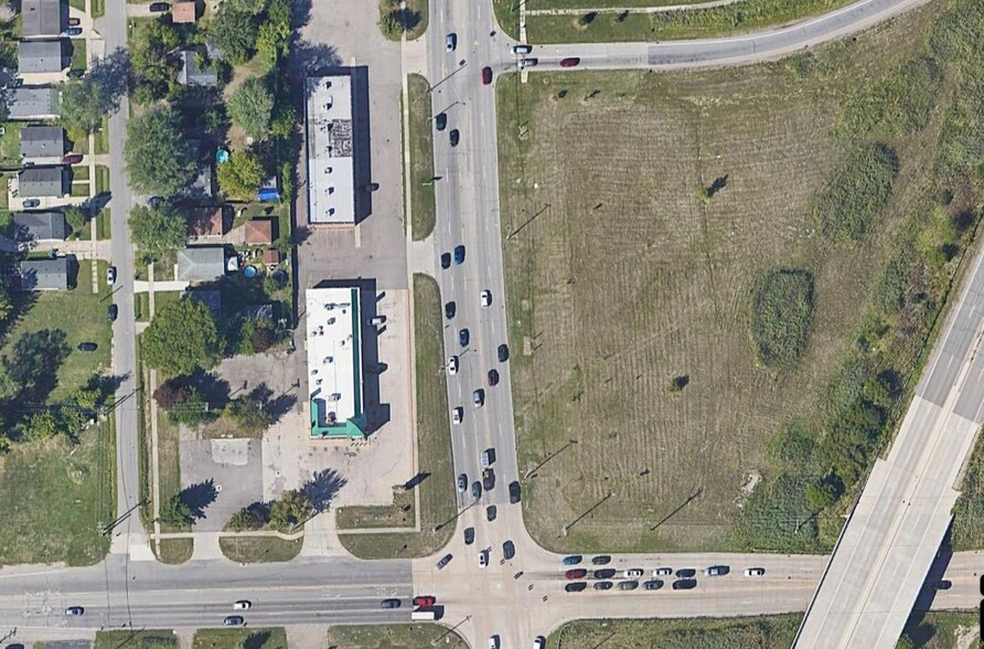 More Photos Of 16700-16950 Allen Rd, Taylor Unknown For Lease