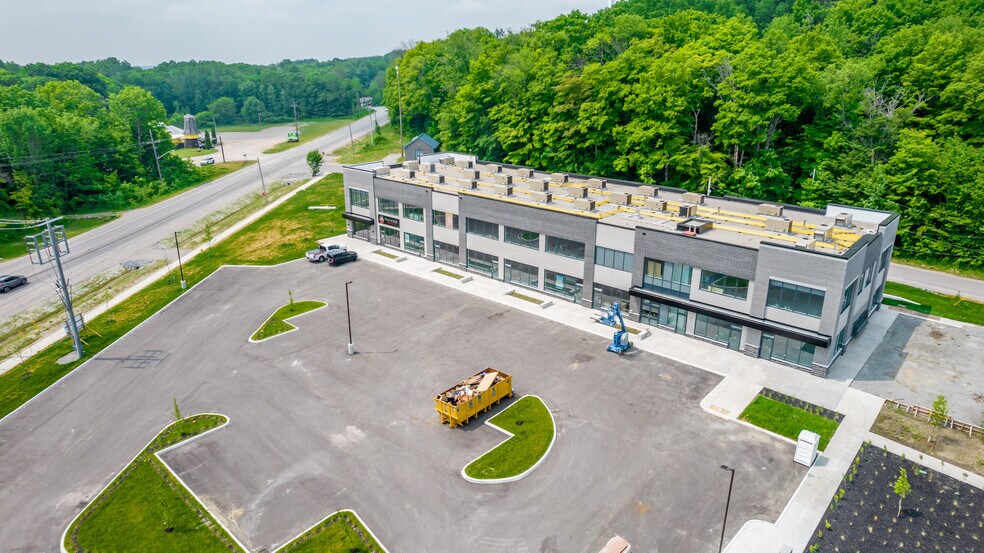 More Photos Of 670 Balm Beach Rd E, Midland Unknown For Lease