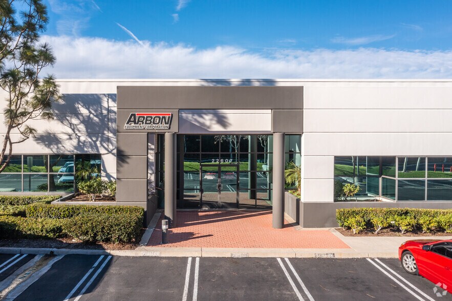 More Photos Of 22601-22619 Old Canal Rd, Yorba Linda Warehouse For Lease