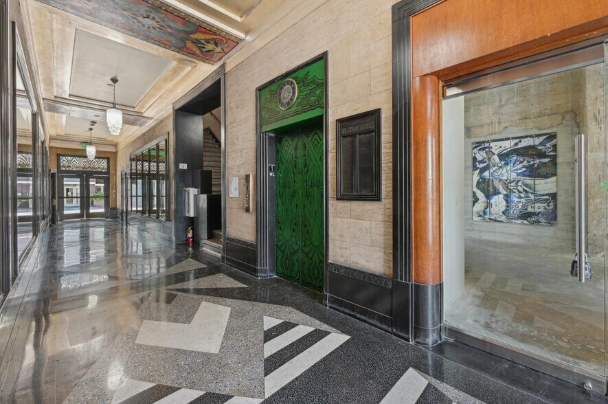 More Photos Of 5500-5528 Wilshire Blvd, Los Angeles Office For Lease