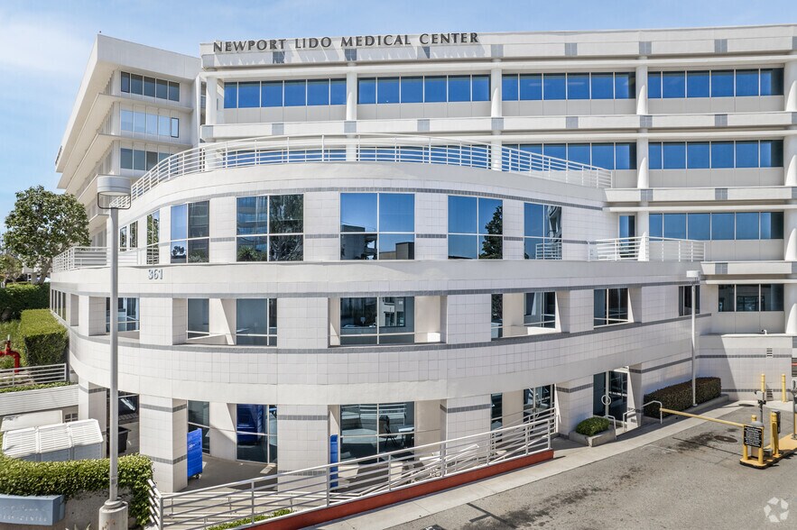 More Photos Of 361 Hospital Rd, Newport Beach Medical For Lease