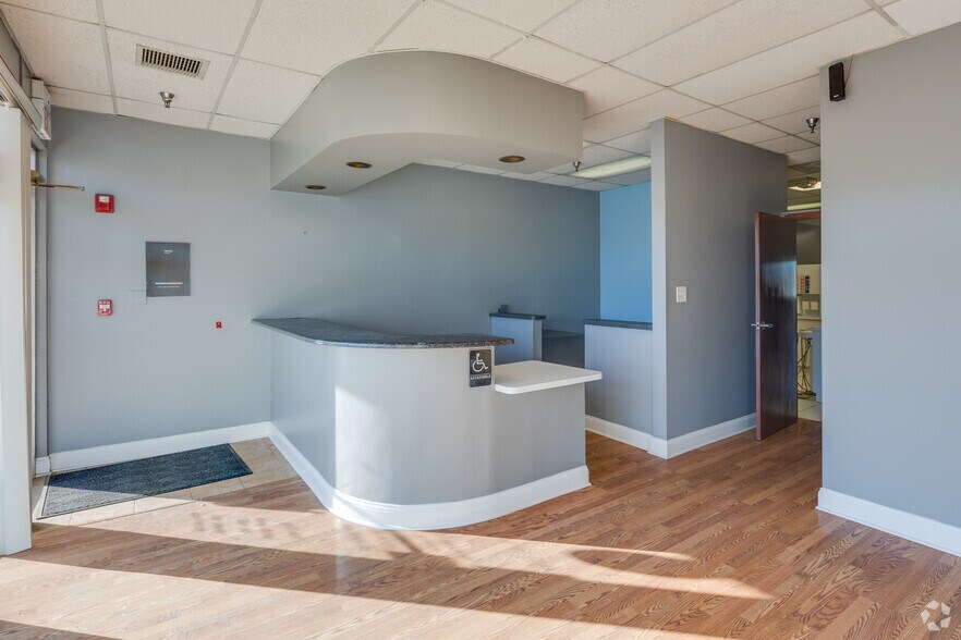 More Photos Of 14402 John Humphrey Dr, Orland Park Unknown For Lease