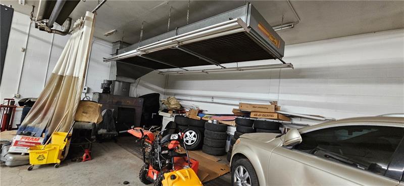 More Photos Of 340 Industrial Blvd, New Kensington Warehouse For Sale