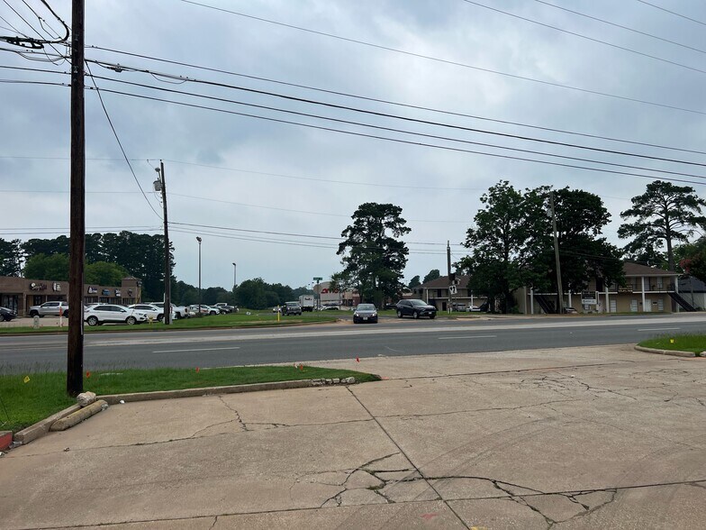 More Photos Of 2318-2320 Judson Rd, Longview General Retail For Lease