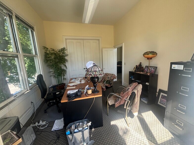 More Photos Of 403 Martin Luther King Jr., Oakland Office For Sale