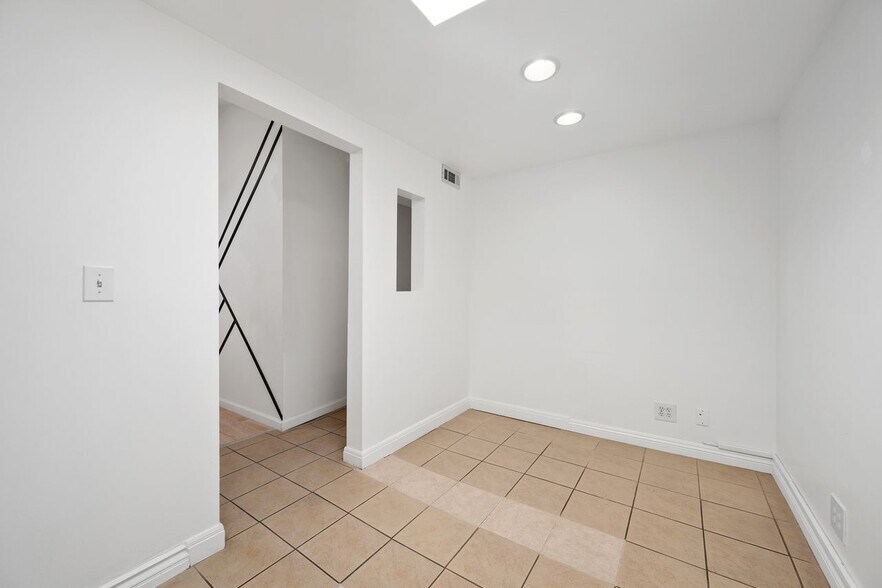More Photos Of 3861 Jasmine Ave, Culver City Medical For Lease