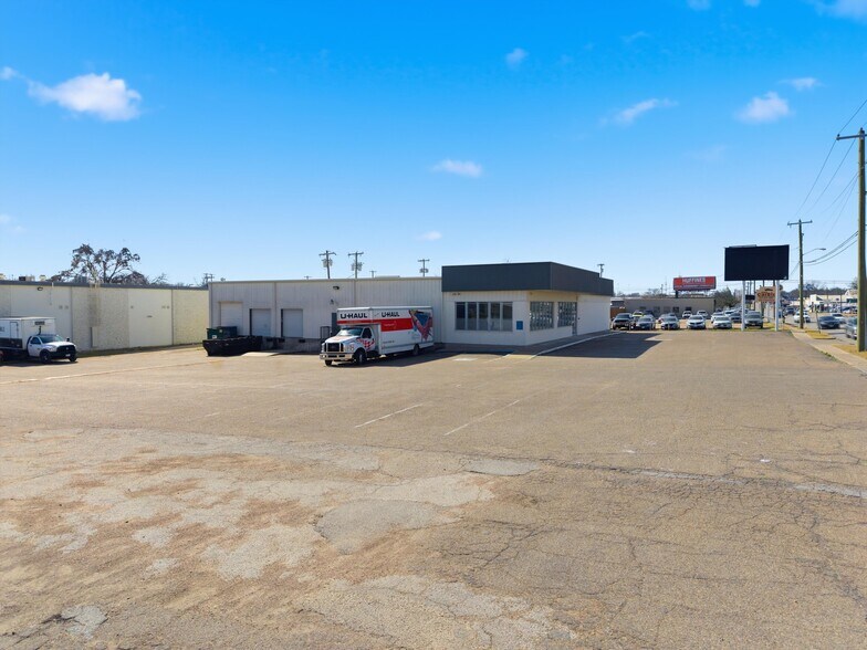 More Photos Of 1818 Franklin Ave, Waco Auto Repair For Sale