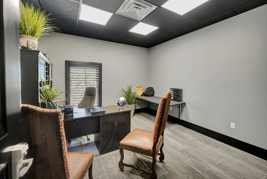 More Photos Of 9013 W County Road 160, Midland Showroom For Sale
