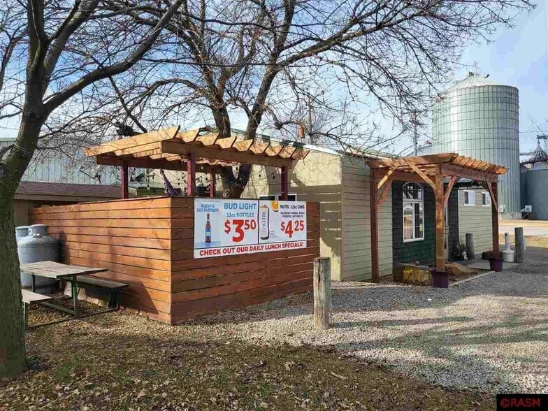 More Photos Of 204 1st Ave, Pemberton Restaurant For Sale