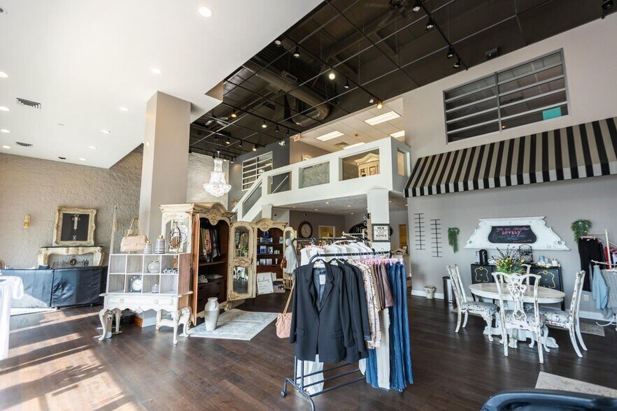 More Photos Of 3060 S Fremont Ave, Springfield General Retail For Sale