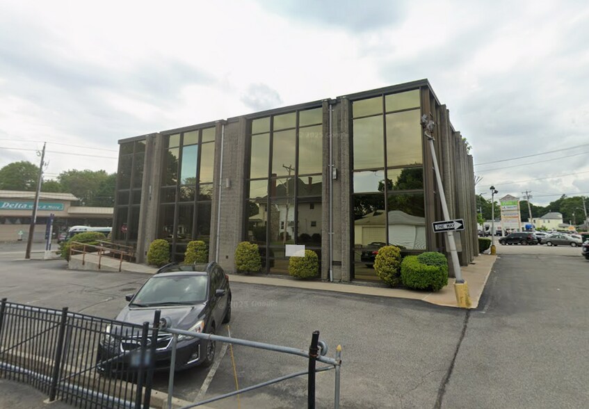 More Photos Of 1515 Smith St, North Providence Medical For Sale