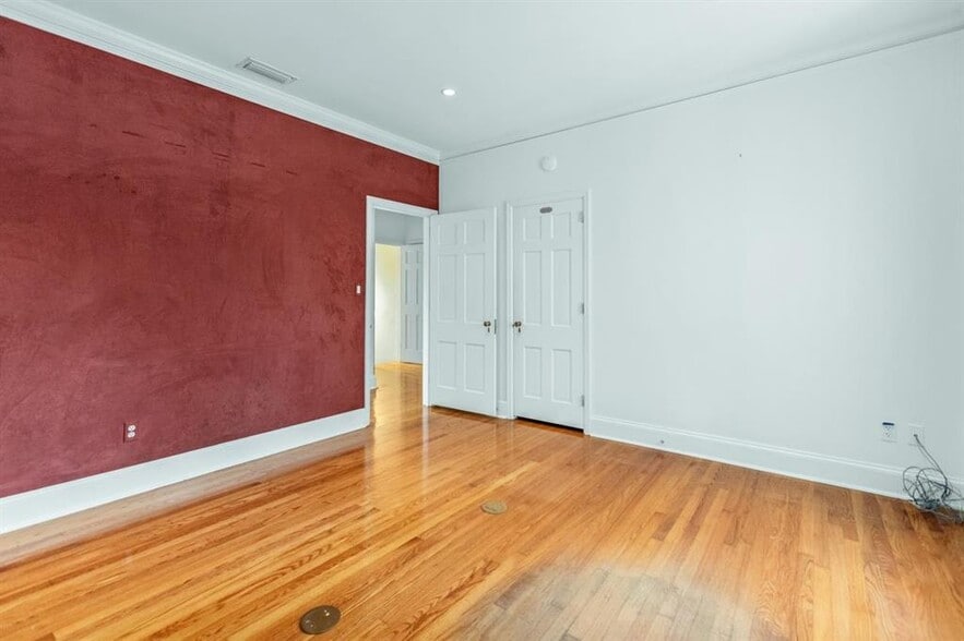 More Photos Of 1202 E Park Ave, Tallahassee Office Residential For Sale