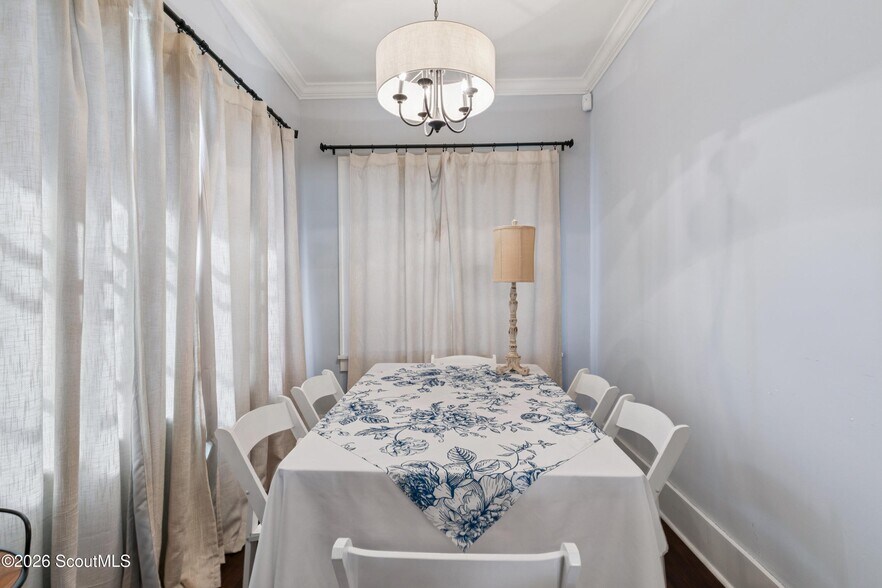 More Photos Of 1908 Gloucester St, Brunswick Restaurant For Sale