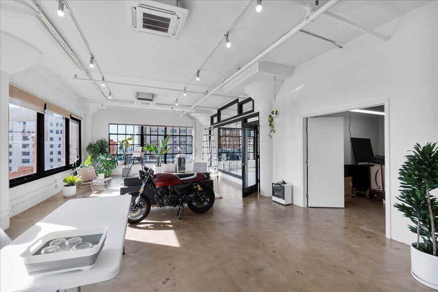 More Photos Of 120 E 8th St, Los Angeles Loft Creative Space For Lease