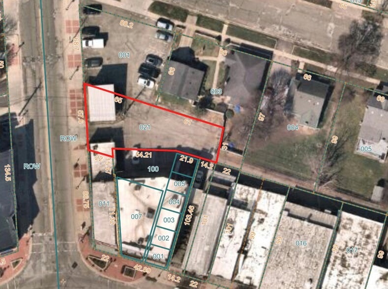 More Photos Of 114 N Putnam St, Williamston Freestanding For Sale