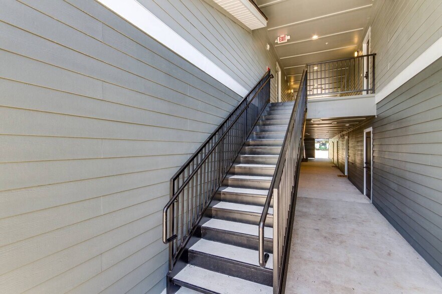 More Photos Of 806 Oak St, Green Cove Springs Apartments For Sale