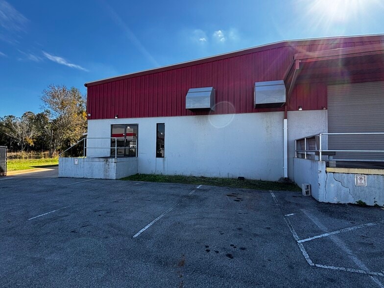 More Photos Of 848 Kensinger Rd, Lakeland Manufacturing For Lease