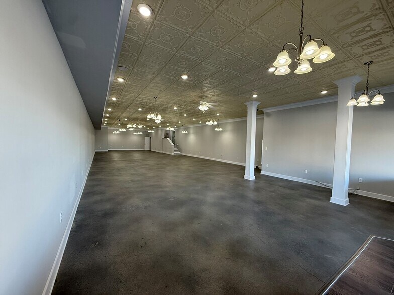 More Photos Of 221 W Main St, Woodbury General Retail For Sale