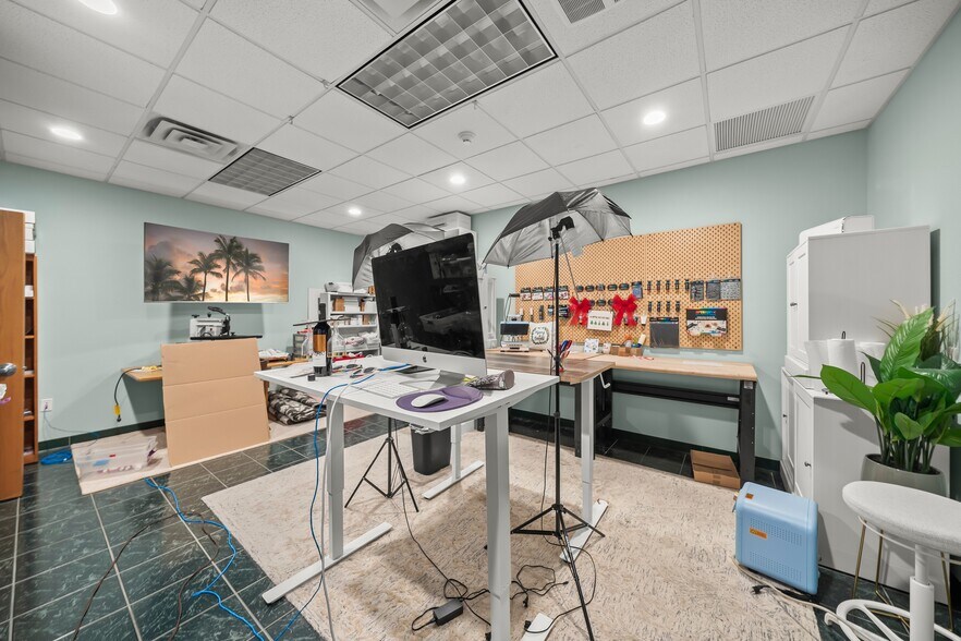 More Photos Of 7680 Matoaka Rd, Sarasota Office For Sale