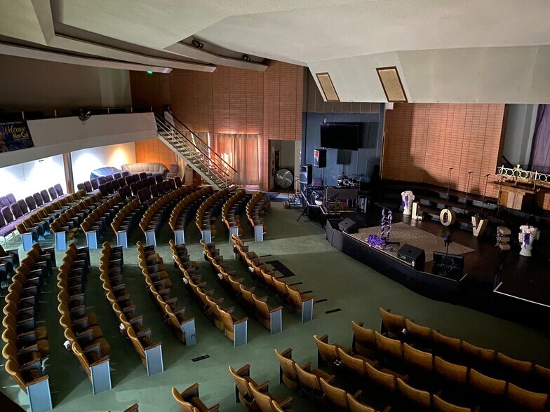 More Photos Of 275 N Main St, Manteca Religious Facility For Lease