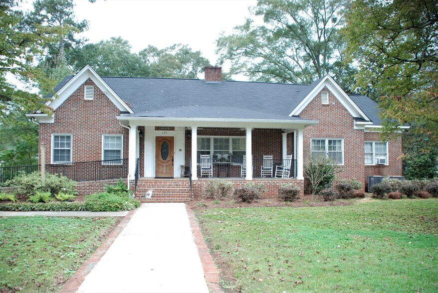 More Photos Of 173 S Lee St, Forsyth Assisted Living For Lease