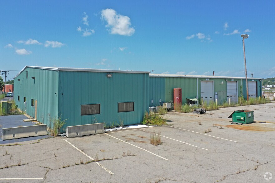 More Photos Of 406 Summit Rd, Eden Truck Terminal For Sale