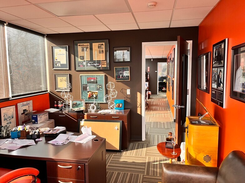 More Photos Of 600 Broadhollow Rd, Melville Office For Lease