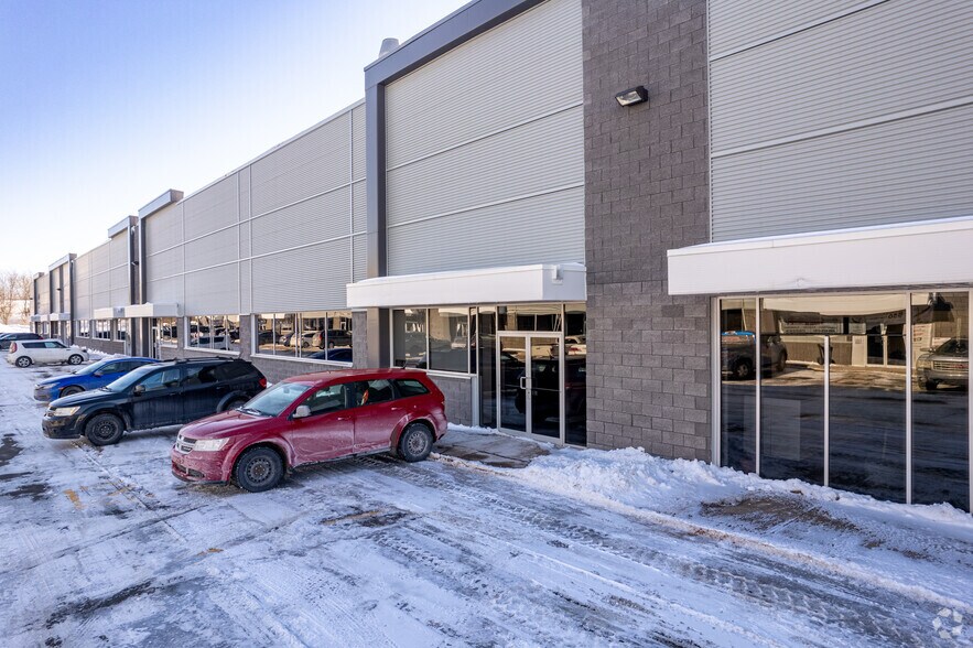 More Photos Of 980 Rue Valois, Vaudreuil-dorion Manufacturing For Lease