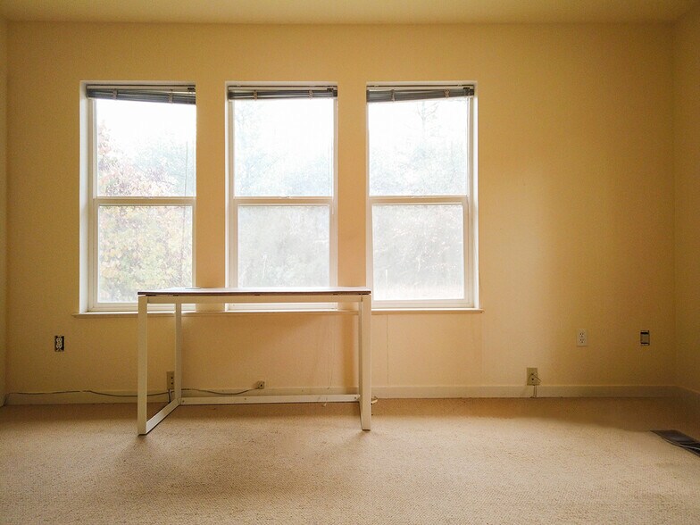 More Photos Of 13376 Rue Montaigne, Oregon House Office Residential For Sale