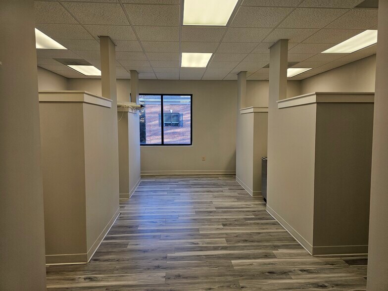 More Photos Of 2013 Lawrenceville Suwanee Rd, Lawrenceville Office For Lease