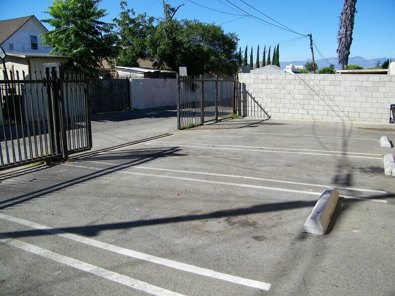 More Photos Of 451 S Breed St, Los Angeles Apartments For Sale