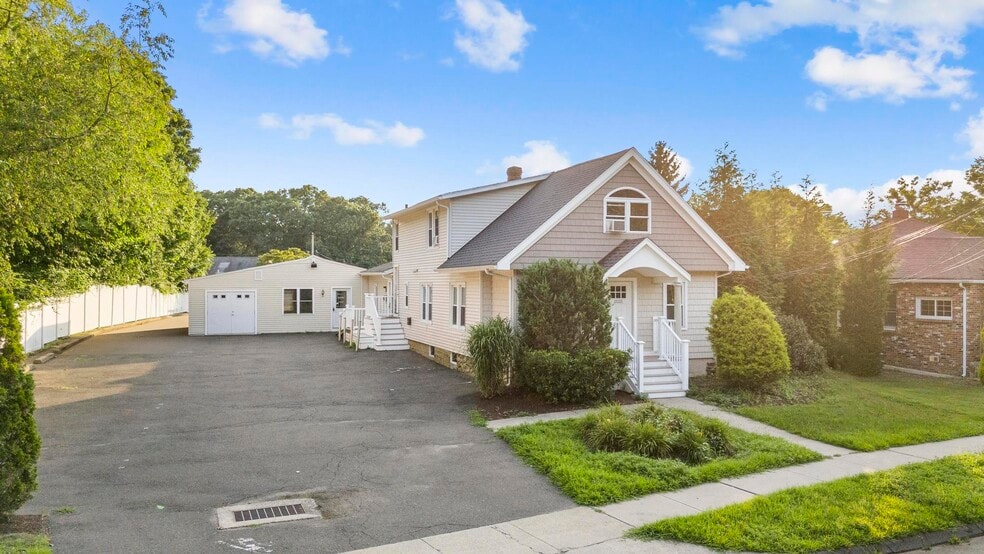 Primary Photo Of 256 Seaside Ave, Milford Medical For Lease