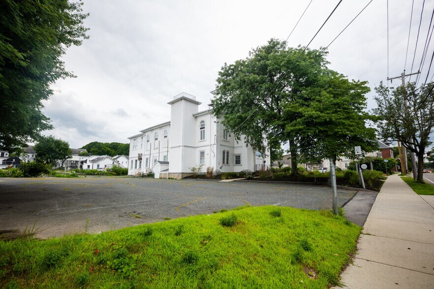 More Photos Of 86 Pleasant St, Marlborough Religious Facility For Sale