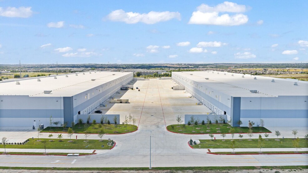 More Photos Of 151 Alliance Blvd, Hutto Distribution For Sale