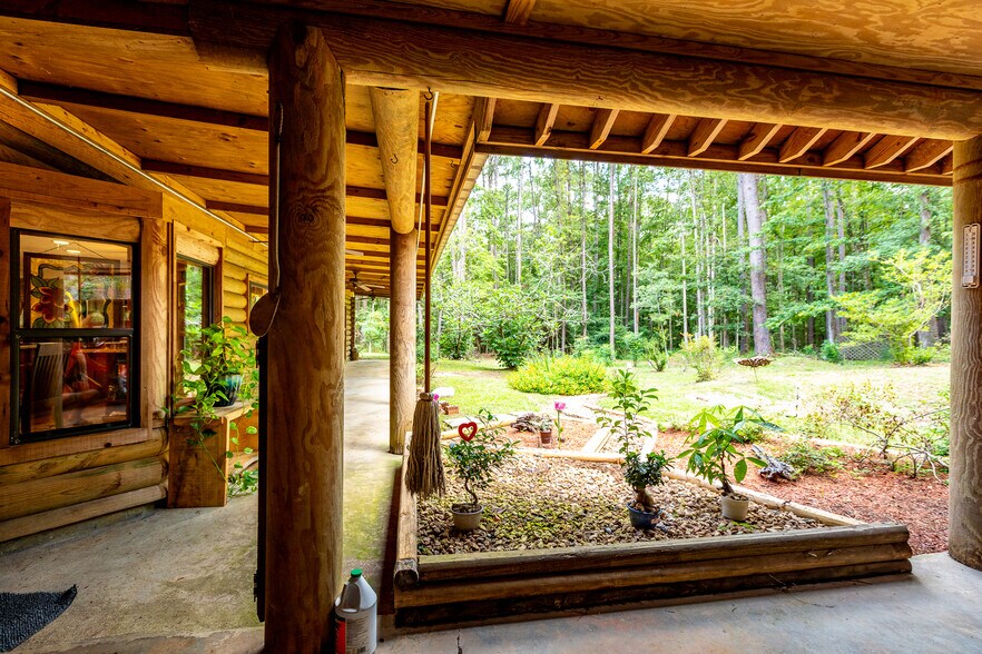 More Photos Of 4032 Highway 48 W, Mccomb Specialty For Sale