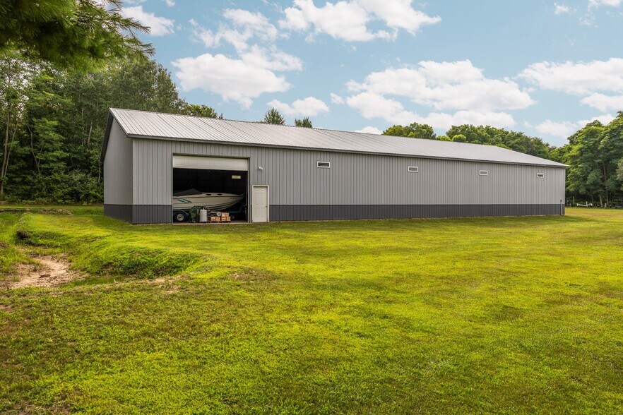 More Photos Of 11891 S East Torch Lake Dr, Alden Freestanding For Sale