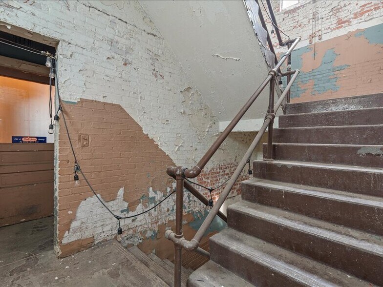 More Photos Of 808-22 Burnet Ave, Syracuse Warehouse For Sale