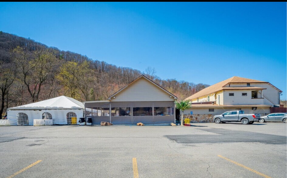 More Photos Of 6638 Pennsylvania 61, Shamokin, PA, USA, Shamokin Restaurant For Sale