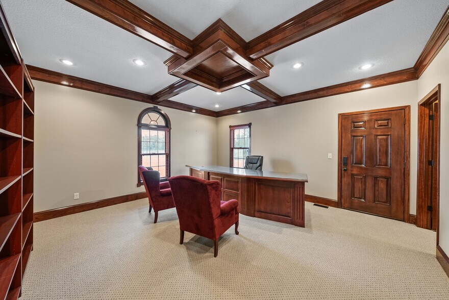 More Photos Of 616 Lana Dr, Cameron Office For Sale
