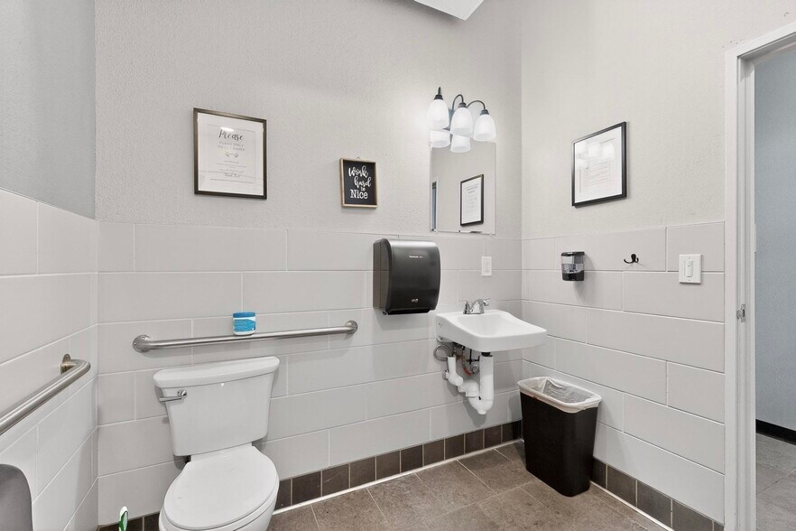 More Photos Of 9368 Valley View Dr NW, Albuquerque Apartments For Sale