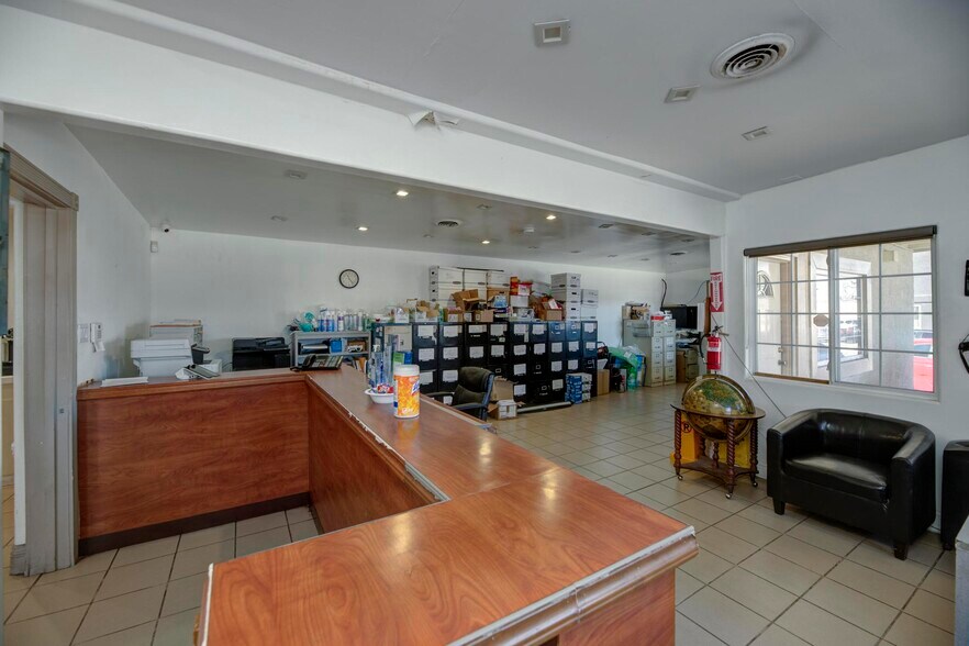 More Photos Of 16301 Hawthorne Blvd, Lawndale Freestanding For Sale