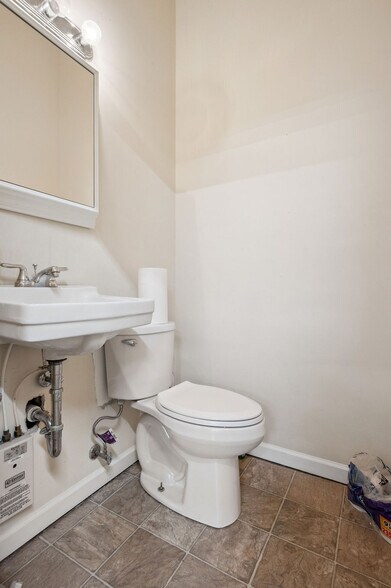 More Photos Of 1212-1216 Gum Branch Rd, Jacksonville General Retail For Sale