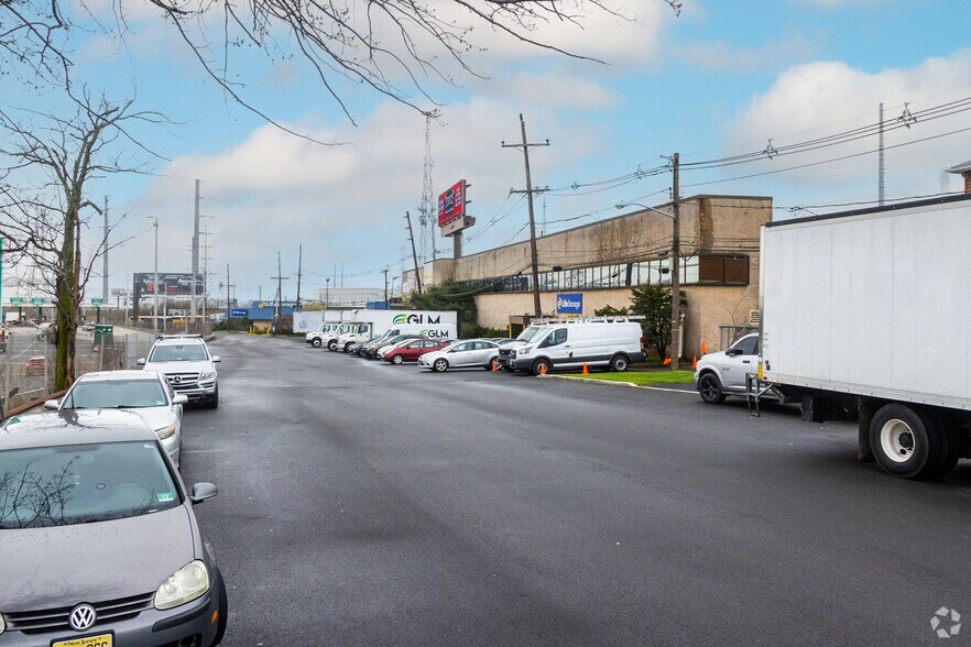 More Photos Of 410 Allen St, Elizabeth Warehouse For Lease