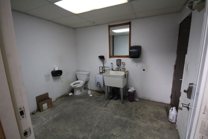More Photos Of 7 Henry St, Worcester Light Manufacturing For Lease
