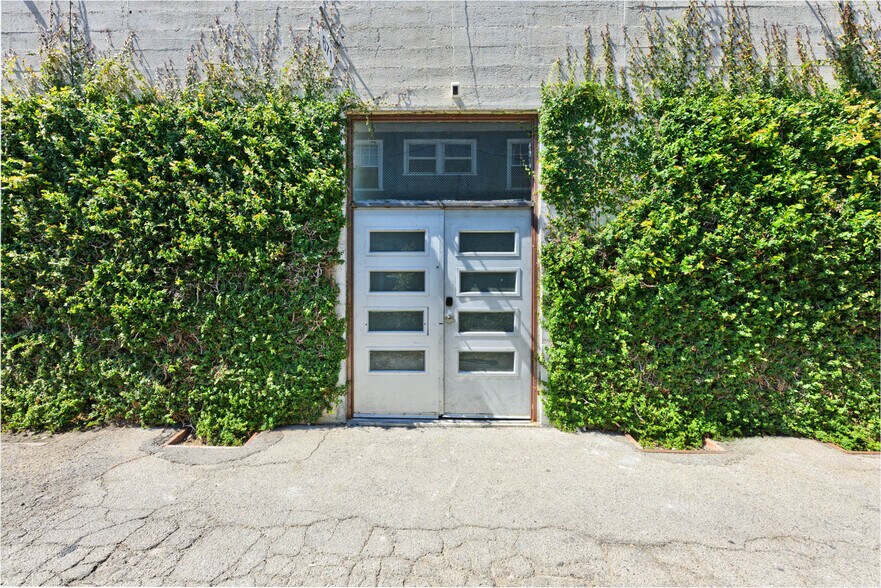 More Photos Of 663-677 N Berendo St, Los Angeles Storefront Retail Office For Lease