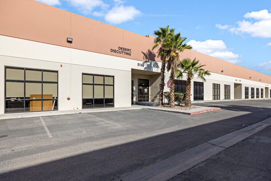 More Photos Of 5148 W Patrick Ln, Las Vegas Warehouse For Lease