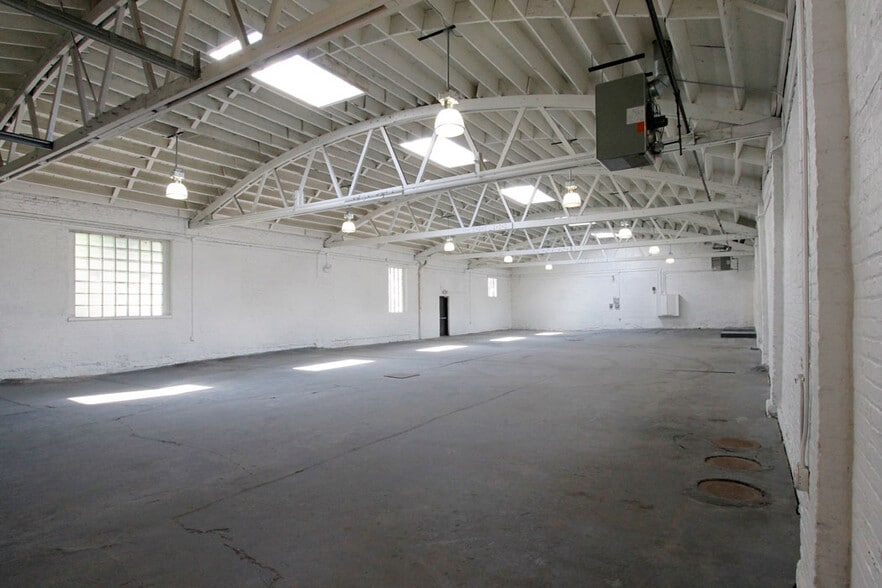 More Photos Of 2101 S Peoria St, Chicago Warehouse For Sale